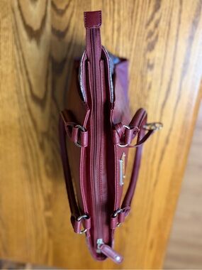 Woman’s Nine West Purse